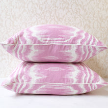 Load image into Gallery viewer, Pair of Amore Lavender Pillows