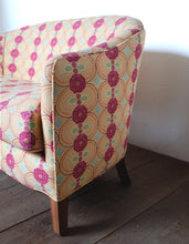 Load image into Gallery viewer, Crescent Loveseat in Amijao Pimento