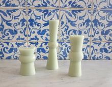 Load image into Gallery viewer, Handpoured Beeswax Candle