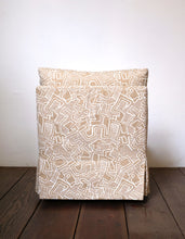 Load image into Gallery viewer, Seda Armless Chair in Saibo Camel